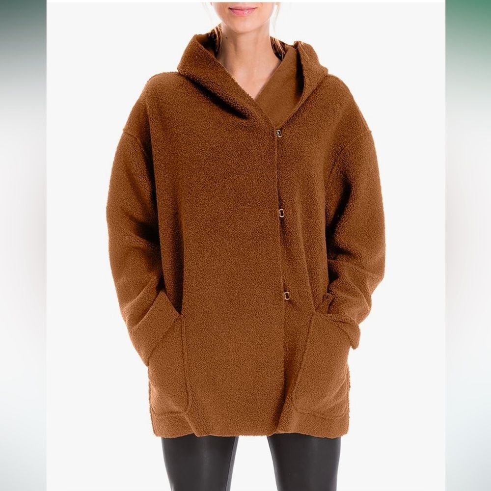Brand be with tags Max Studio Women's Hooded 3‎ Clasp Outerwear Coat Size Medium
